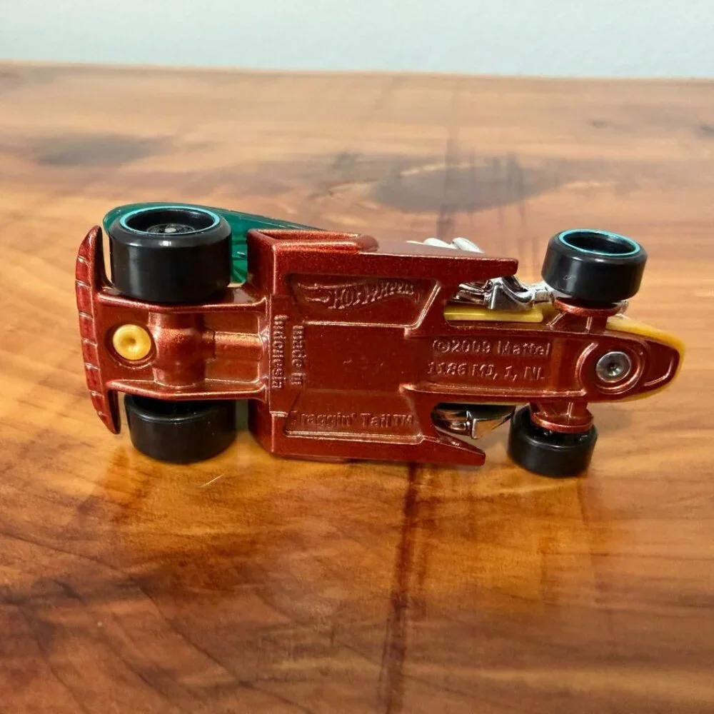 Hot Wheels Lot of 3, Toys Car - Draggin' Tail, Screamliner, Ratical Racer.
